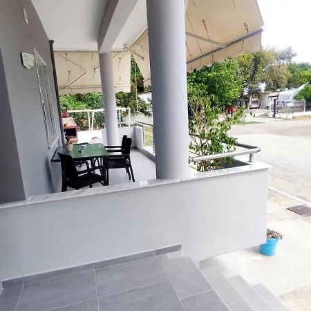 Apartment Iordanis Nea Karvali