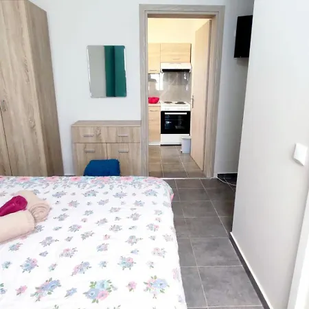 Apartment Iordanis Nea Karvali